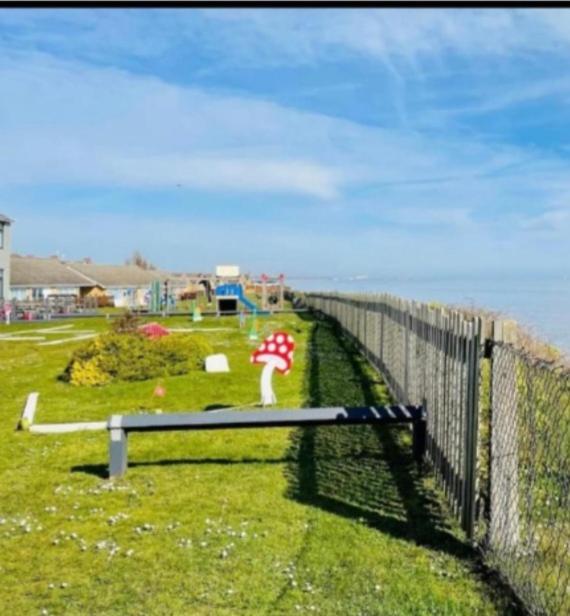 Clifftop Villa 47 Corton  Exterior photo